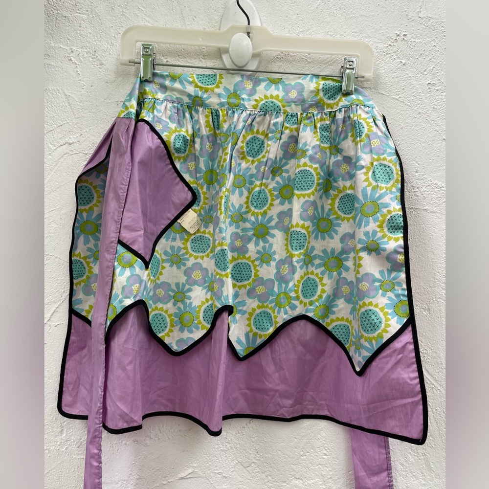 Deadstock Vintage Apron/ Reversible Lavender & MOD Floral Print 50’s/60’s Apron